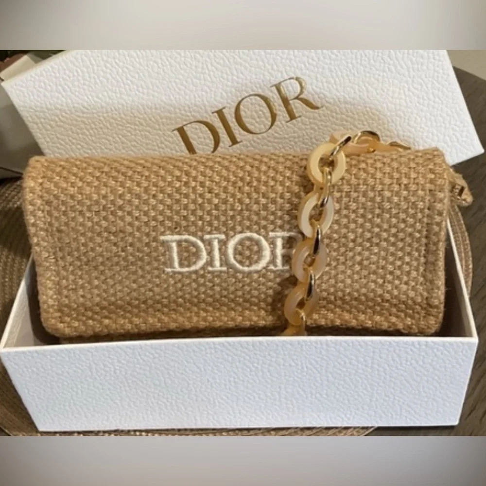 Dior Raffia Clutch with bag with chain strap . NWT.
Box . GWP Item - Picture 3 of 11